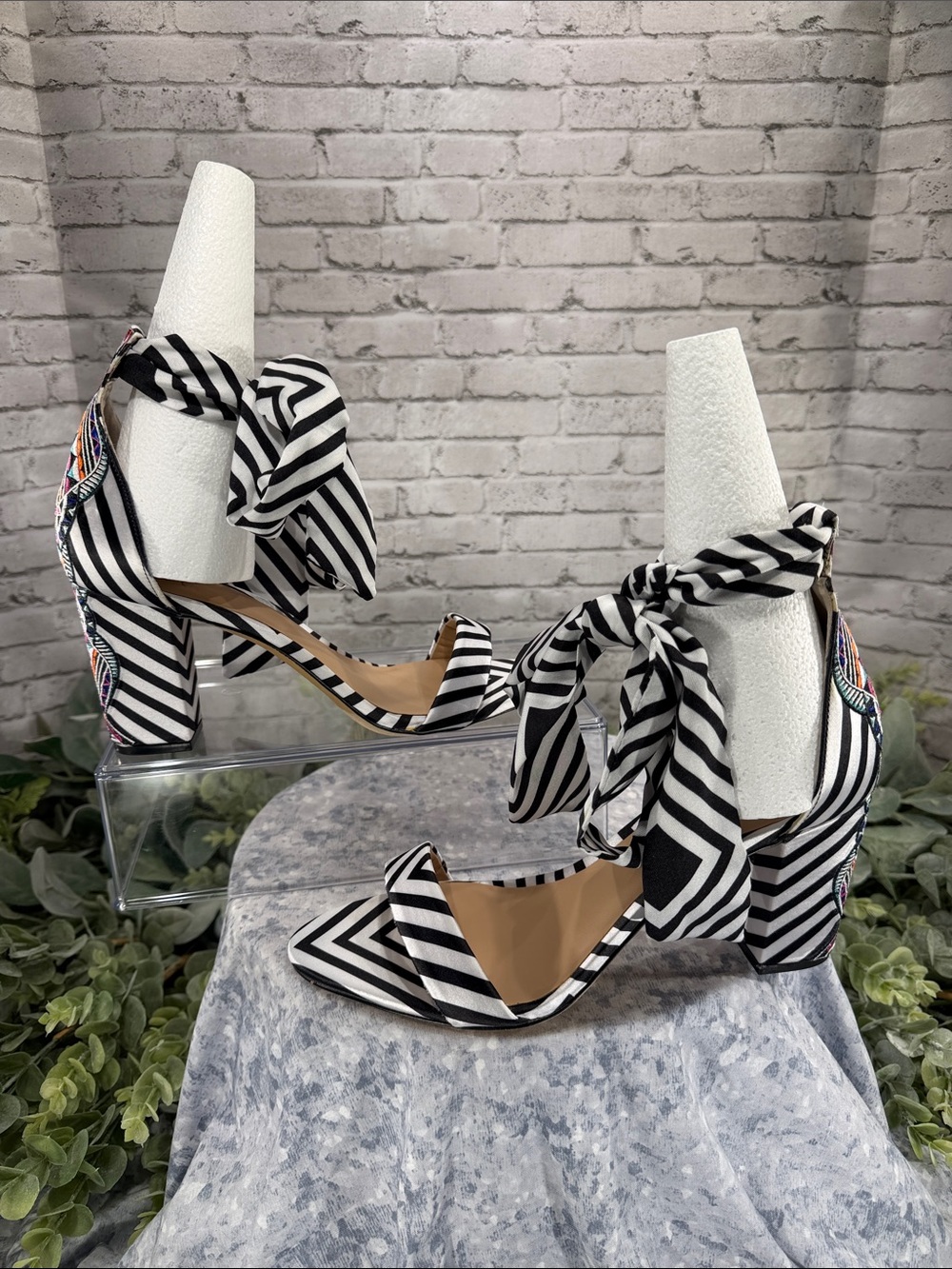 INC - “Kanata” Black & White Fabric Stripe Embroidered Tribal Print Heels WMS 10 - Picture 5 of 11